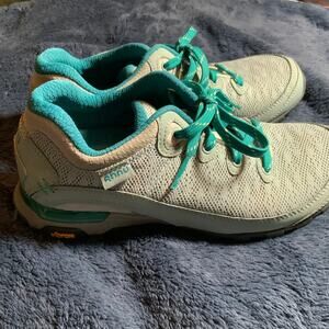 Teva Ahnu Sugarpine II Vibram Hiking Shoes Women's Size 7 Gray Teal Gorpcore